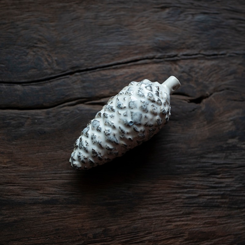 Pine cone (solid)